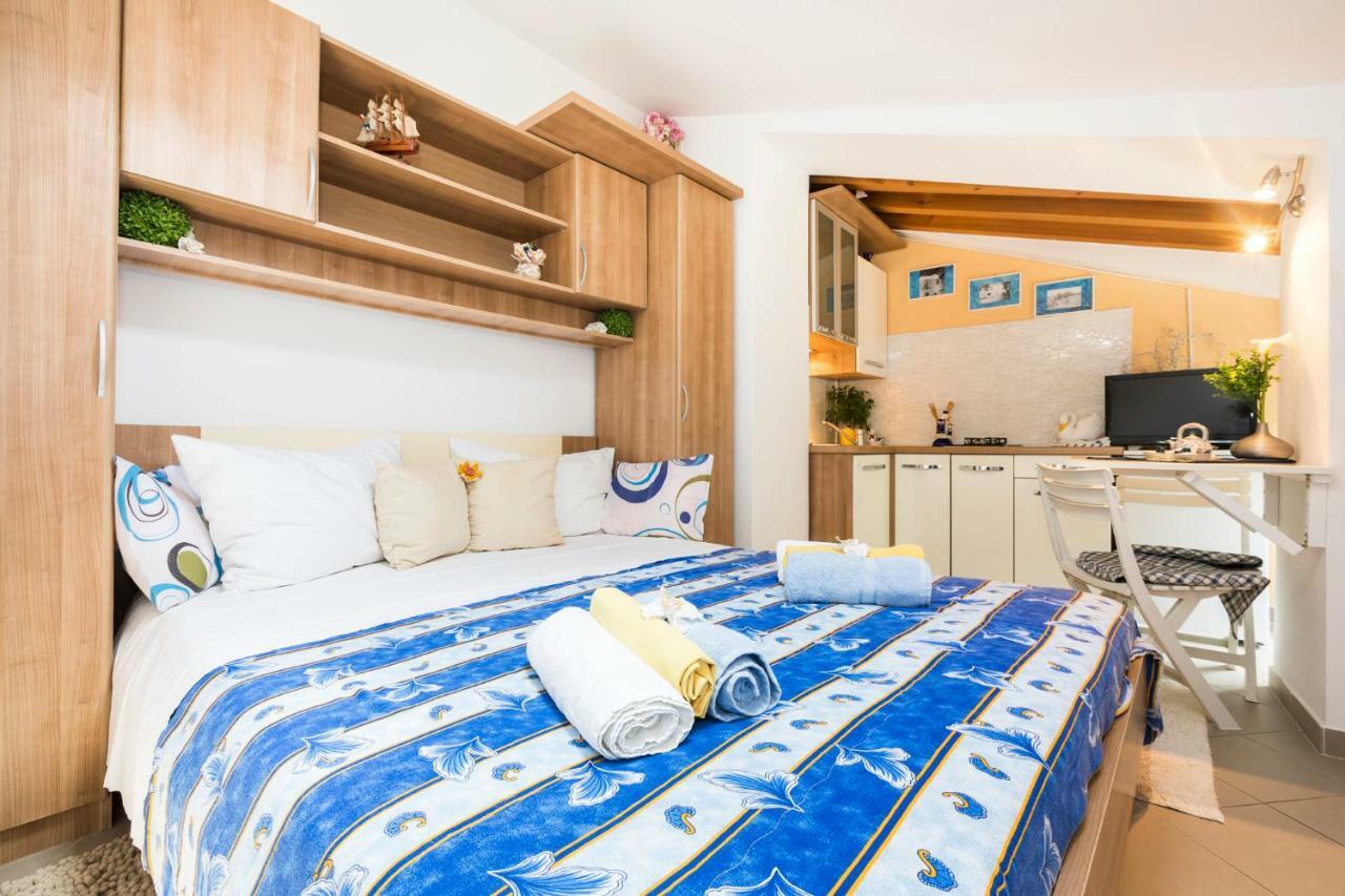 Apartments And Rooms Roberto B. Valun Extérieur photo