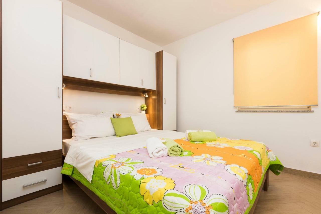 Apartments And Rooms Roberto B. Valun Extérieur photo